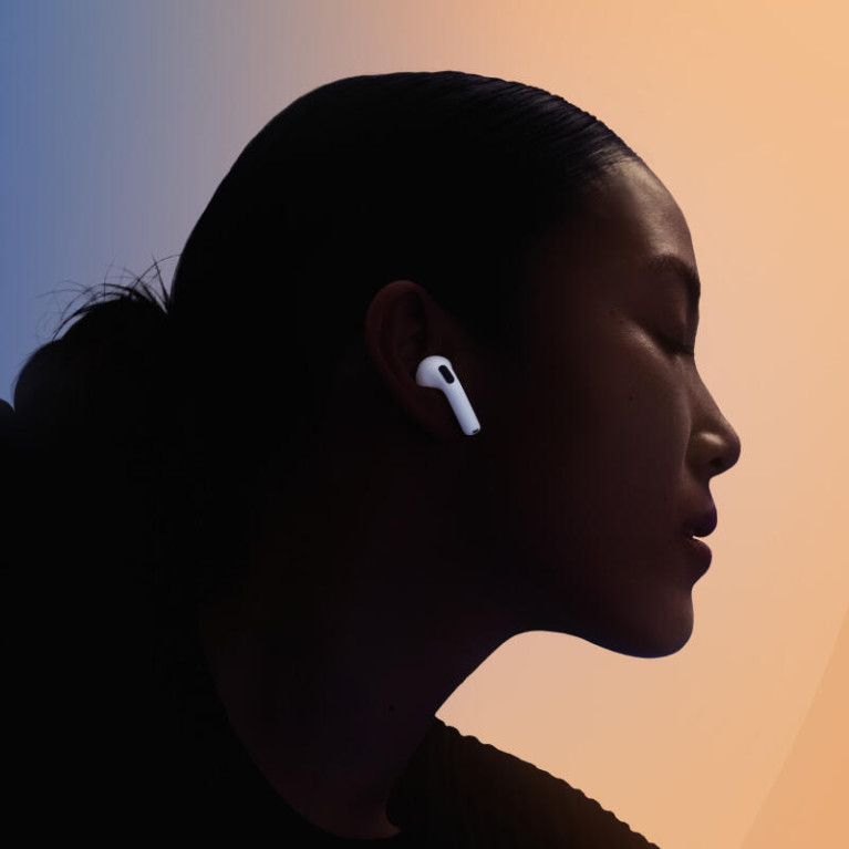 Apple AirPods 5 (2026) с беспроводной зарядкой MagSafe