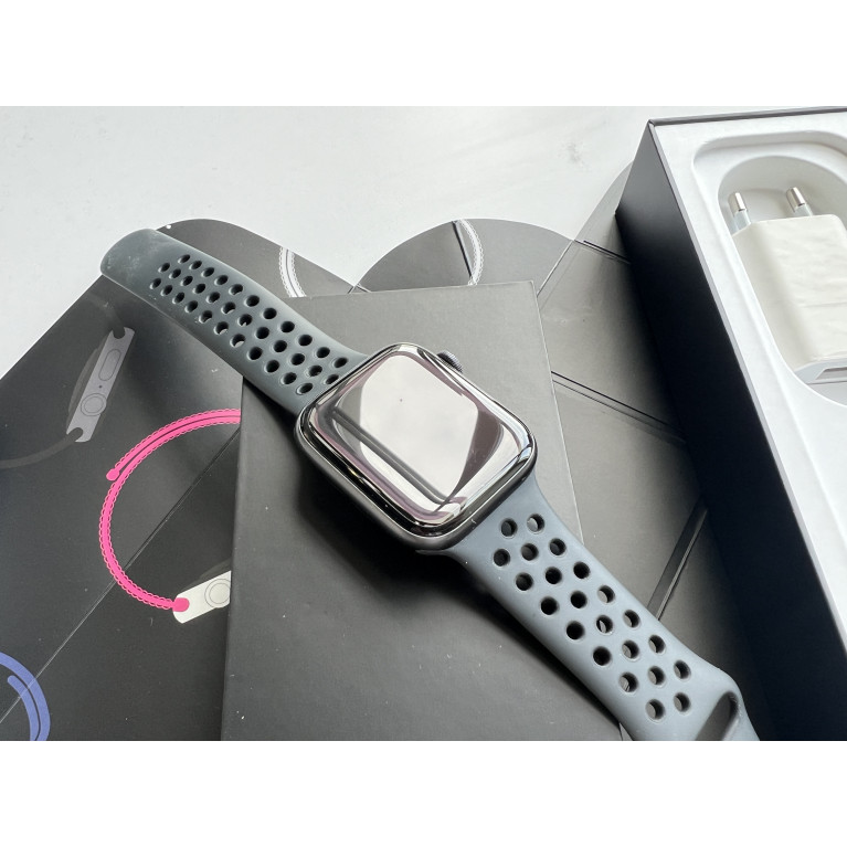 Apple Watch Series 5 44 Мм Nike Edition Серый космос Б/У