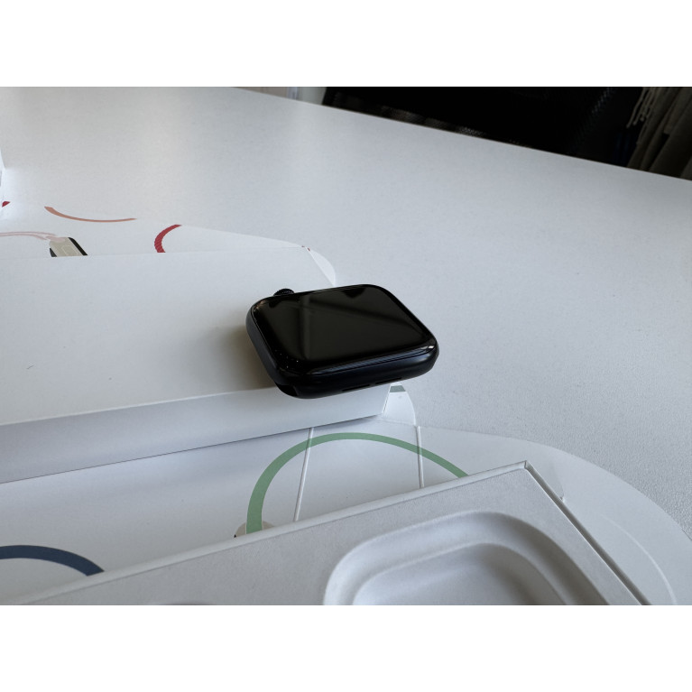 Apple Watch SE 2023 44 мм Темная ночь Б/У