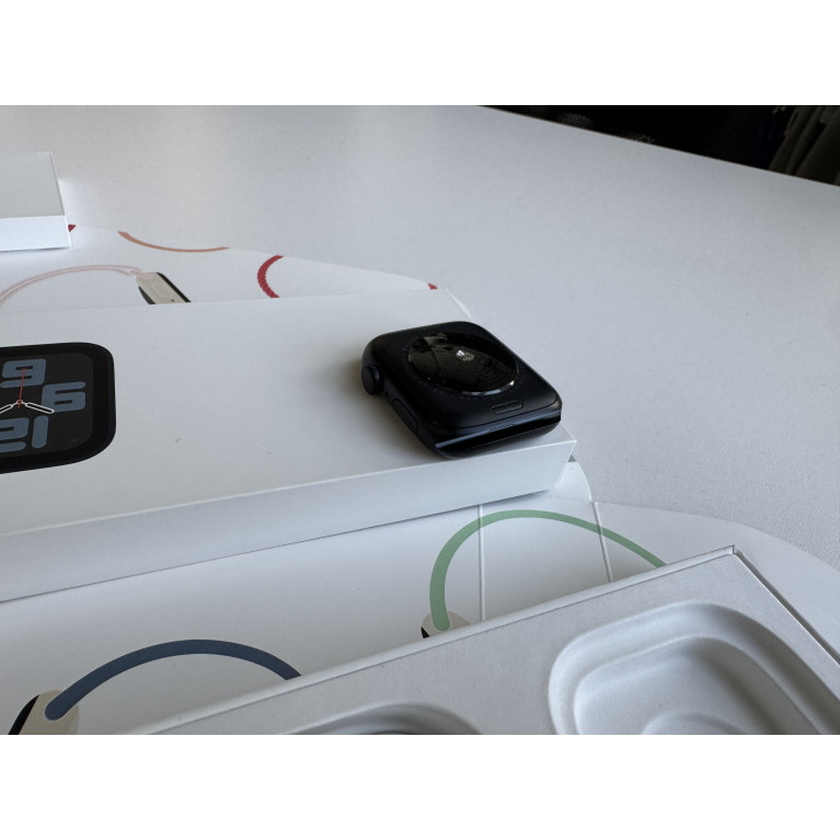 Apple Watch SE 2023 44 мм Темная ночь Б/У