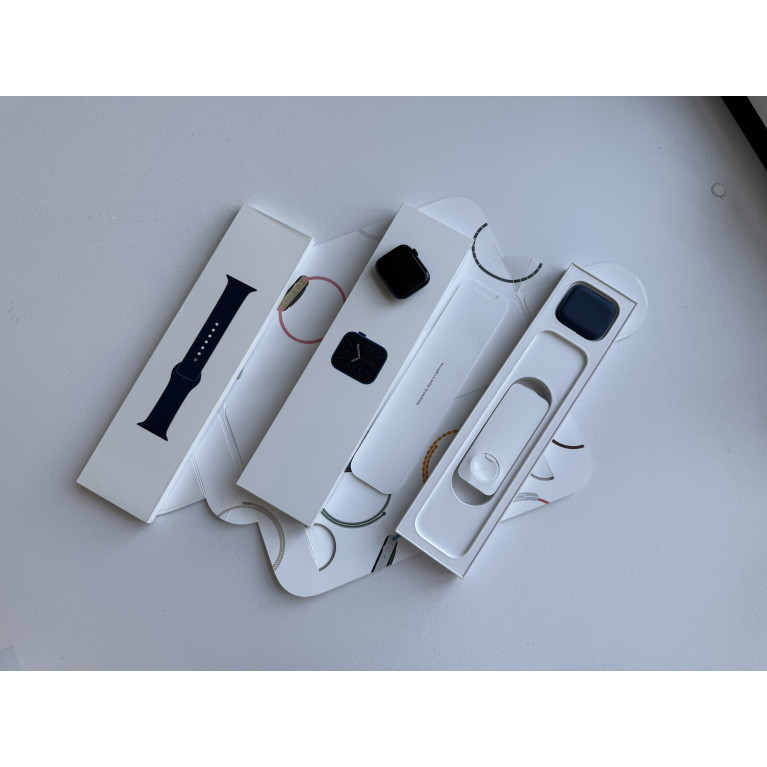 Apple Watch Series 6 44 мм Синий Б/У