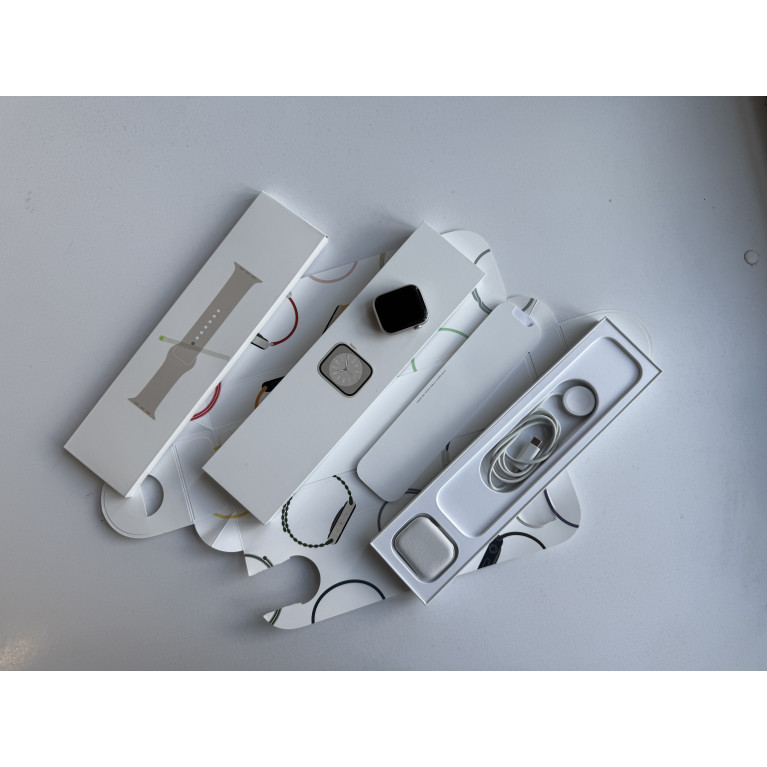 Apple Watch Series 8 45 мм Сияющая звезда Б/У