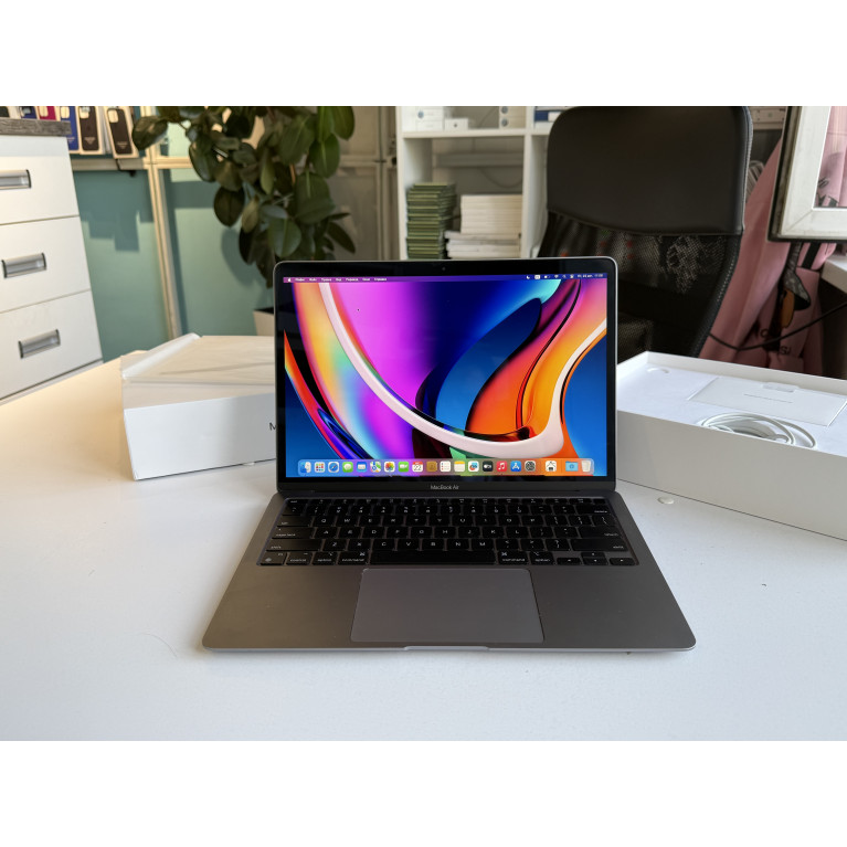 MacBook Air 13 2020 М1 8Гб/256Гб SSD Серый космос Б/У