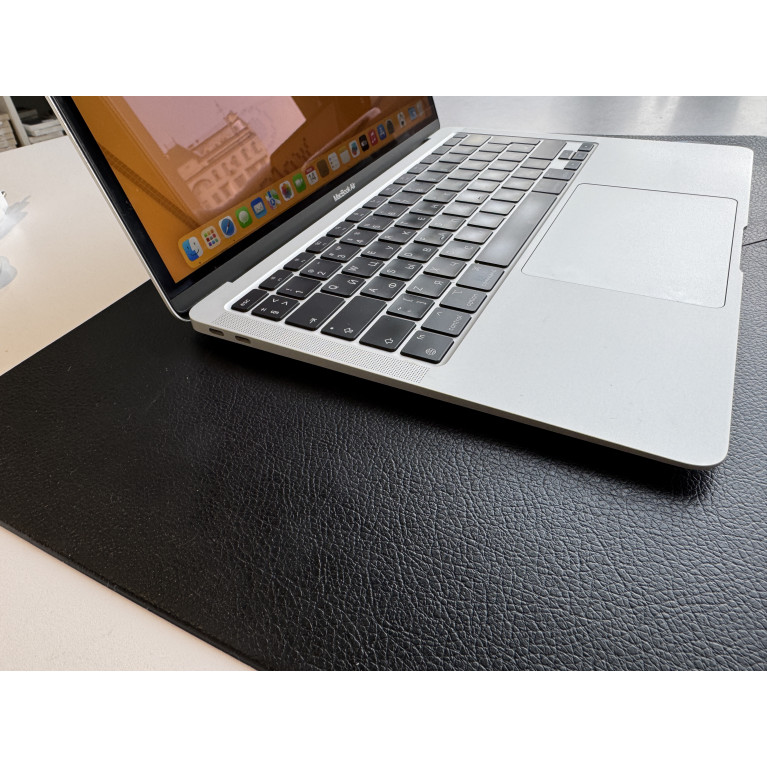 MacBook Air 13 2020 М1 8Гб/256Гб SSD Серебристый Б/У