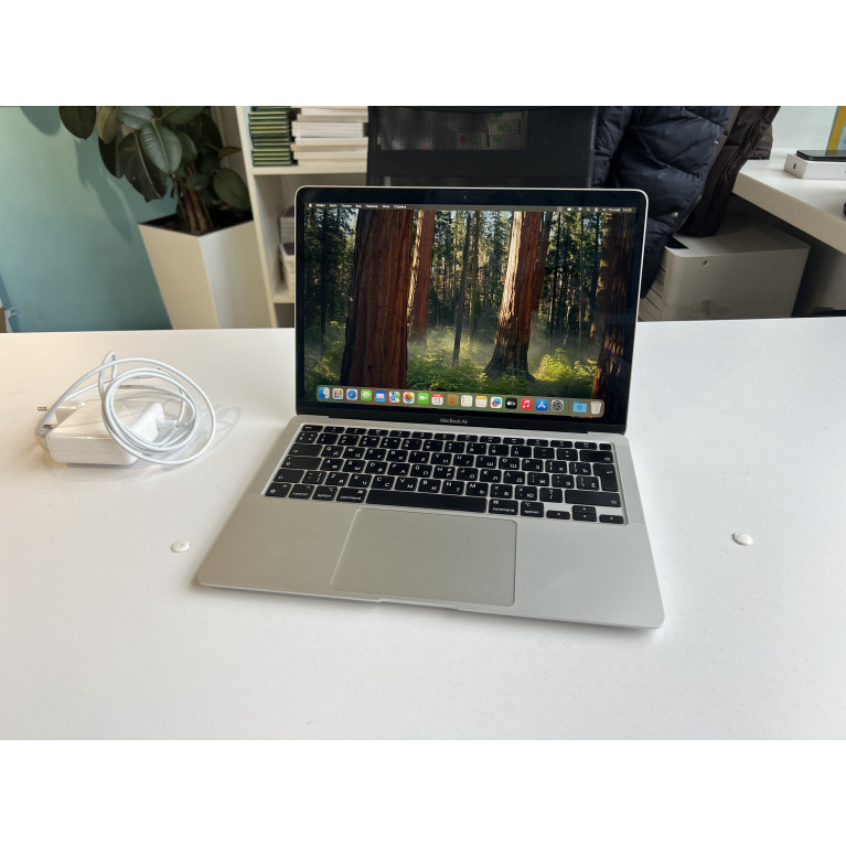 MacBook Air 13 2020 8Гб/512Гб SSD Серебристый Б/У