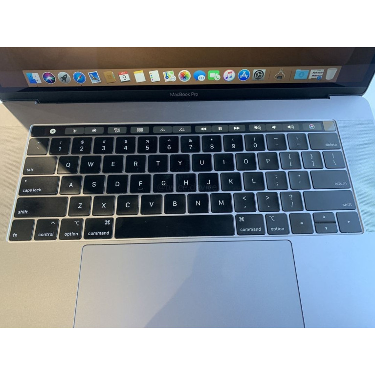MacBook Pro 15 2018 16Гб/256Гб Серый космос Б/У