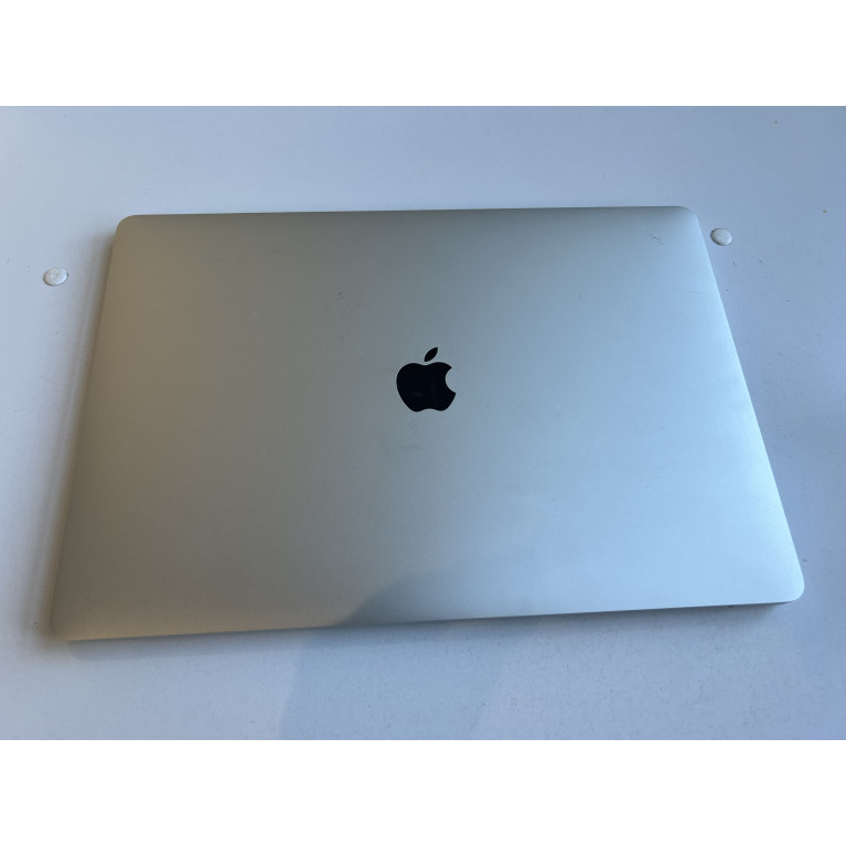 MacBook Pro 15 2018 16Гб/512Гб Серебристый Б/У