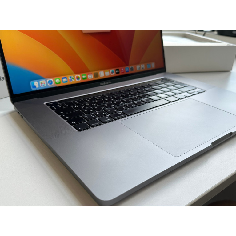 MacBook Pro 16 2019 16Гб/512Гб Серый космос Б/У