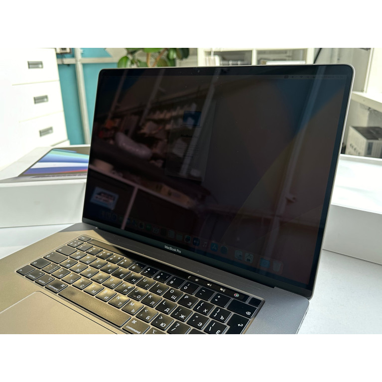 MacBook Pro 16 2019 16Гб/512Гб Серый космос Б/У
