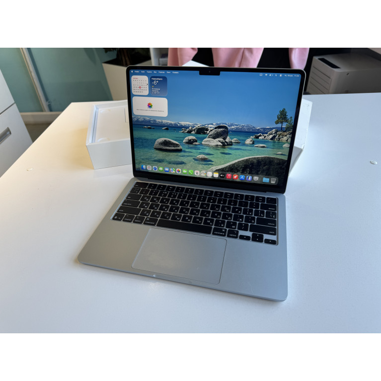 MacBook Air 13 2025 16Гб/256Гб SSD Небесно-голубой Б/У