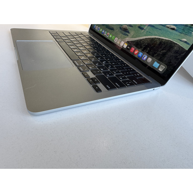 MacBook Air 13 2025 16Гб/256Гб SSD Небесно-голубой Б/У