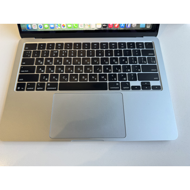 MacBook Air 13 2025 16Гб/256Гб SSD Небесно-голубой Б/У