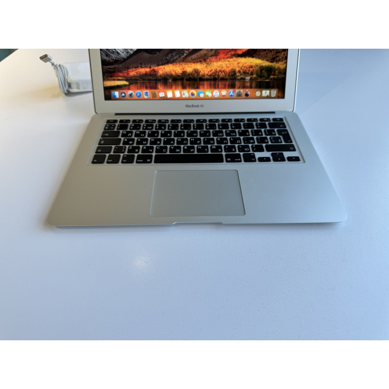 Macbook Air 13 2017 8Гб/128 Гб Серебристый Б/У