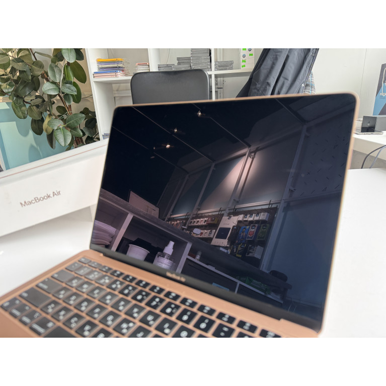 MacBook Air 13 2020 М1 8Гб/256Гб SSD Золотой Б/У