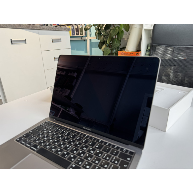 MacBook Air 13 2020 М1 16Гб/256Гб SSD Серый космос Б/У