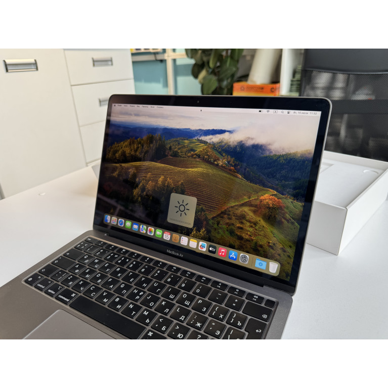 MacBook Air 13 2020 М1 16Гб/256Гб SSD Серый космос Б/У