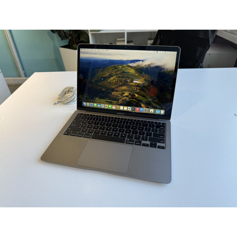 MacBook Air 13 2020 М1 8Гб/256Гб SSD Серый космос Б/У