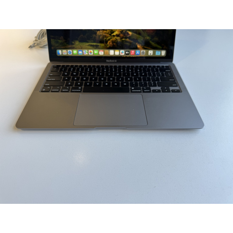 MacBook Air 13 2020 М1 8Гб/256Гб SSD Серый космос Б/У