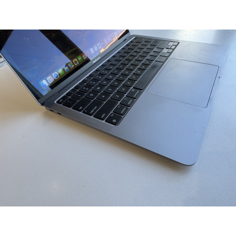 MacBook Air 13 2020 М1 8Гб/256Гб SSD Серый космос Б/У