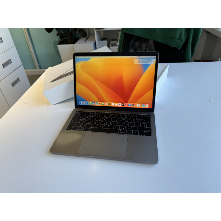 MacBook Pro 13 2017 8Гб/128Гб Серый космос Б/У