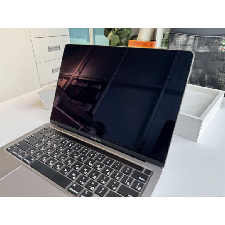 MacBook Pro 13 2020 M1 8Гб/256Гб Серый космос Б/У