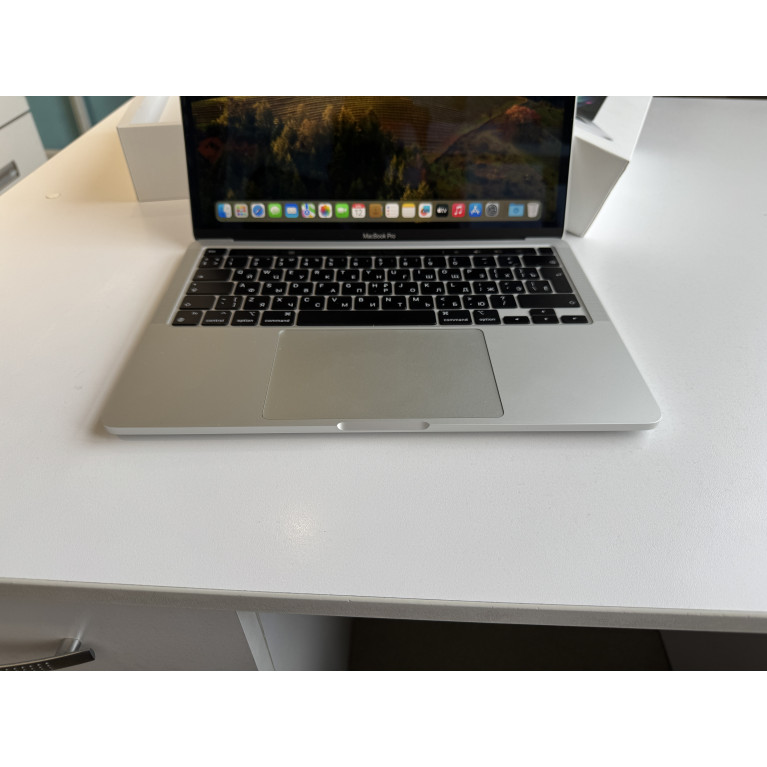 MacBook Pro 13 2020 M1 8Гб/512Гб Серебристый Б/У