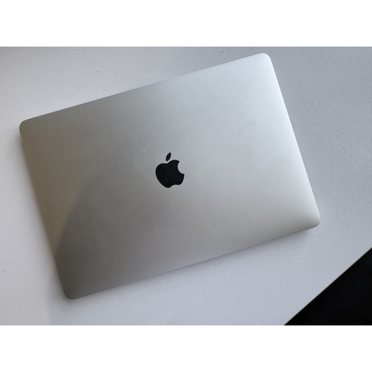 MacBook Pro 13 2020 M1 8Гб/512Гб Серебристый Б/У