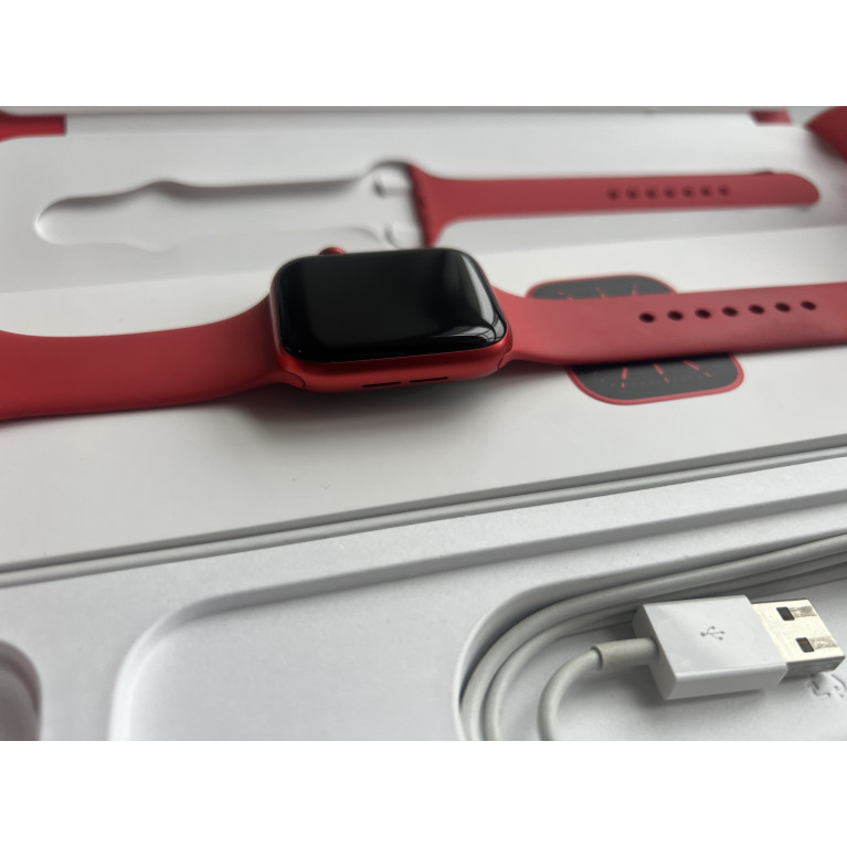 Apple Watch Series 6 44 мм Красный Б/У