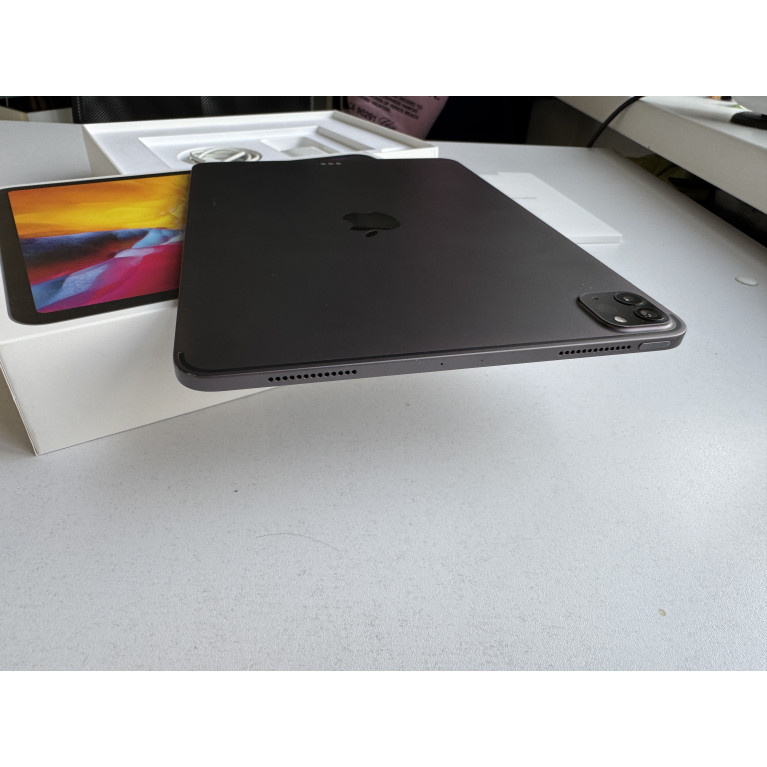 iPad Pro 2020 11 Wi-Fi 256Гб Серый космос Б/У 