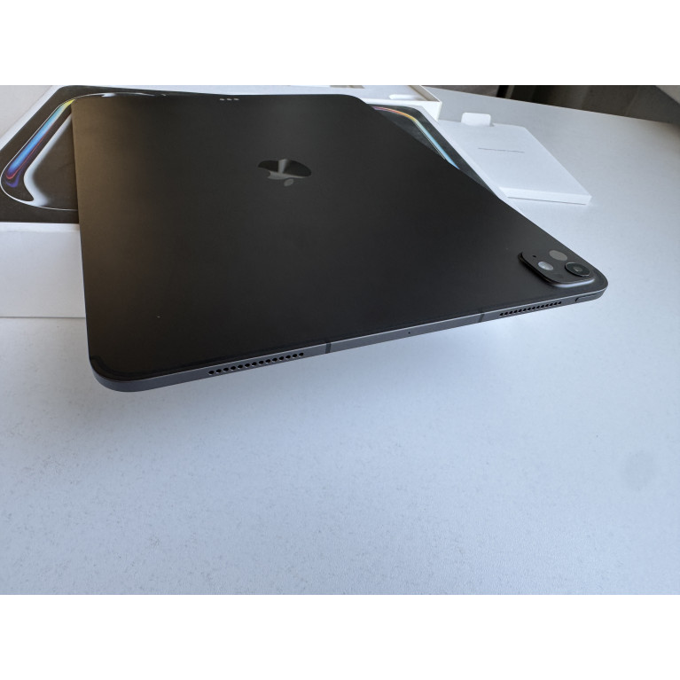iPad Pro 2024 13 Wi-Fi + Cellular 256Гб Черный космос Б/У