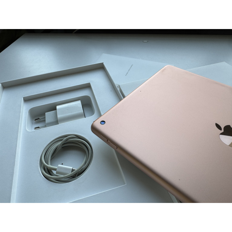 iPad 8 Wi-Fi 128Гб Золотой Б/У