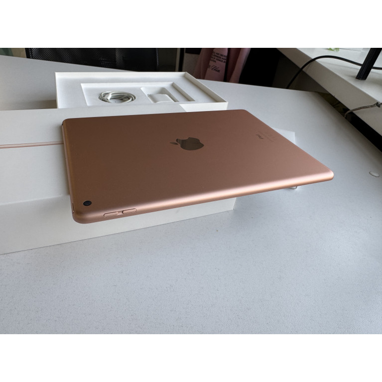 iPad 8 Wi-Fi 128Гб Золотой Б/У