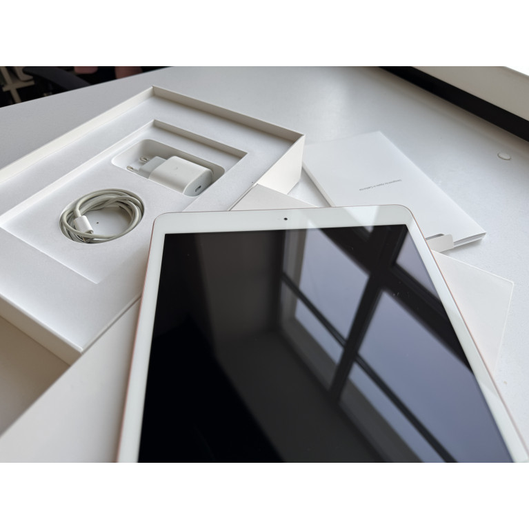 iPad 8 Wi-Fi 128Гб Золотой Б/У