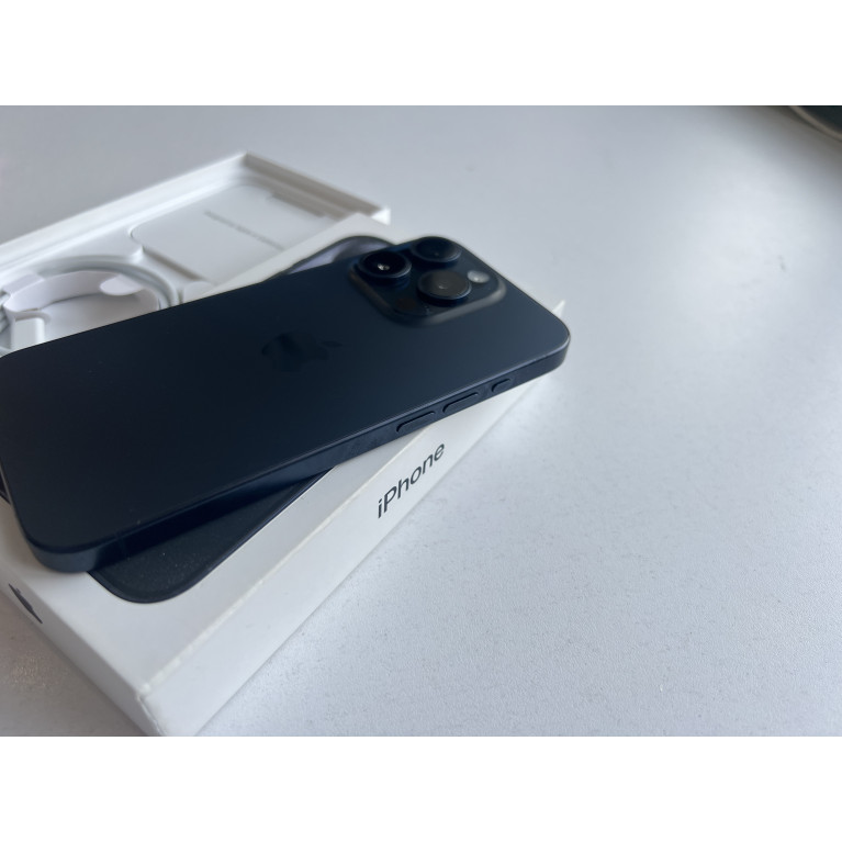 iPhone 15 Pro 256 Гб Синий титан e-sim Б/У