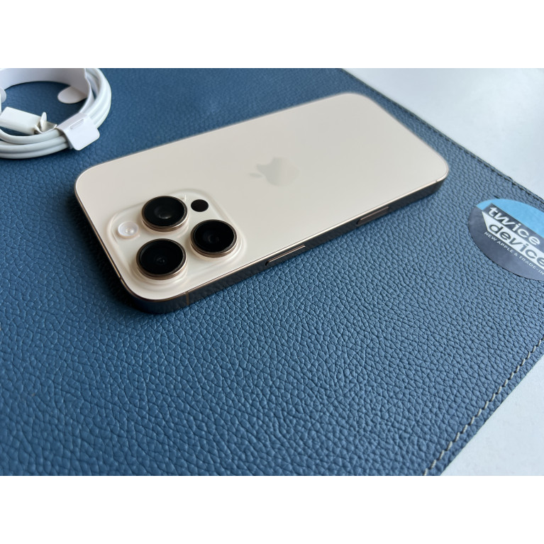 iPhone 16 Pro 256 Гб Пустынный титан Б/У