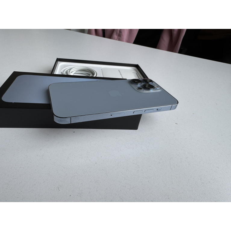 iPhone 13 Pro 256 Гб Небесно-голубой Б/У