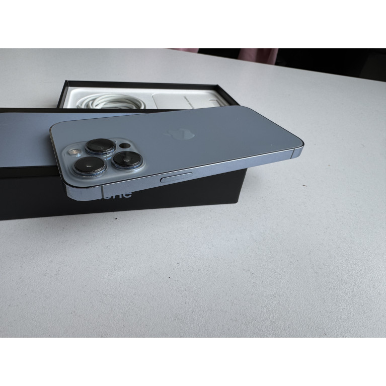 iPhone 13 Pro 256 Гб Небесно-голубой Б/У