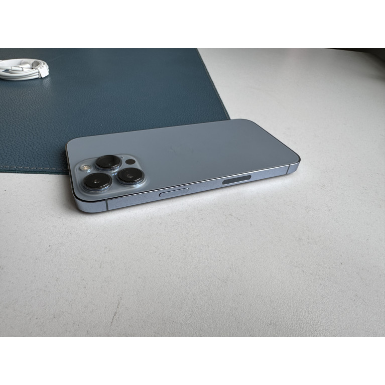 iPhone 13 Pro 256 Гб Небесно-голубой Б/У
