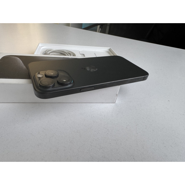 iPhone 15 Pro Max 1 Тб Черный титан Б/У