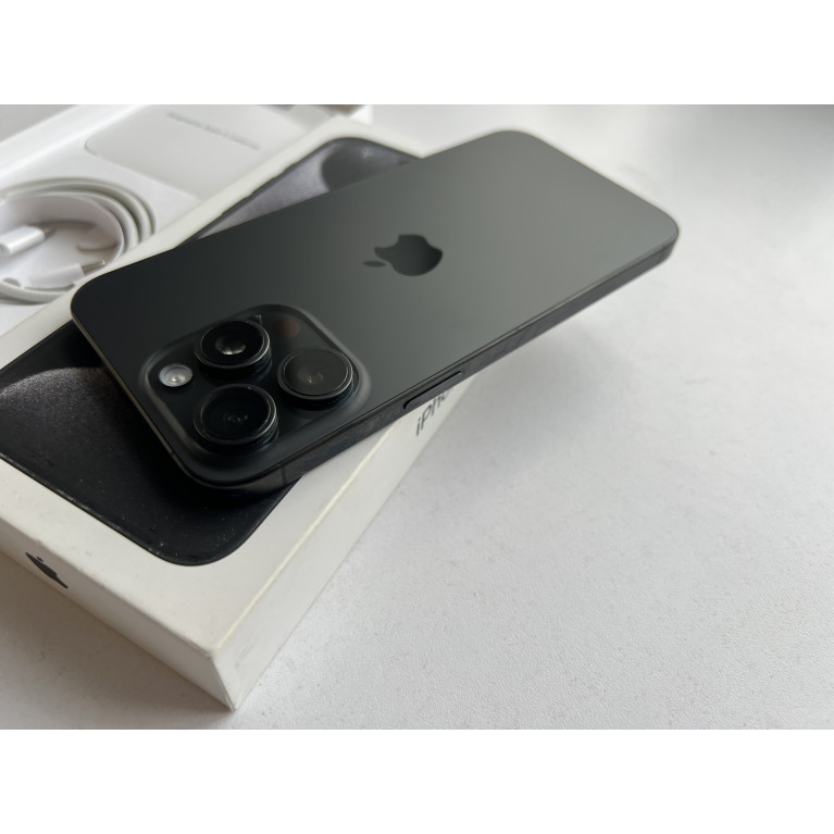 iPhone 15 Pro Max 256 Гб Черный титан Б/У
