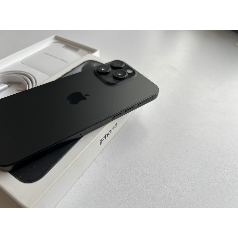 iPhone 15 Pro Max 256 Гб Черный титан Б/У