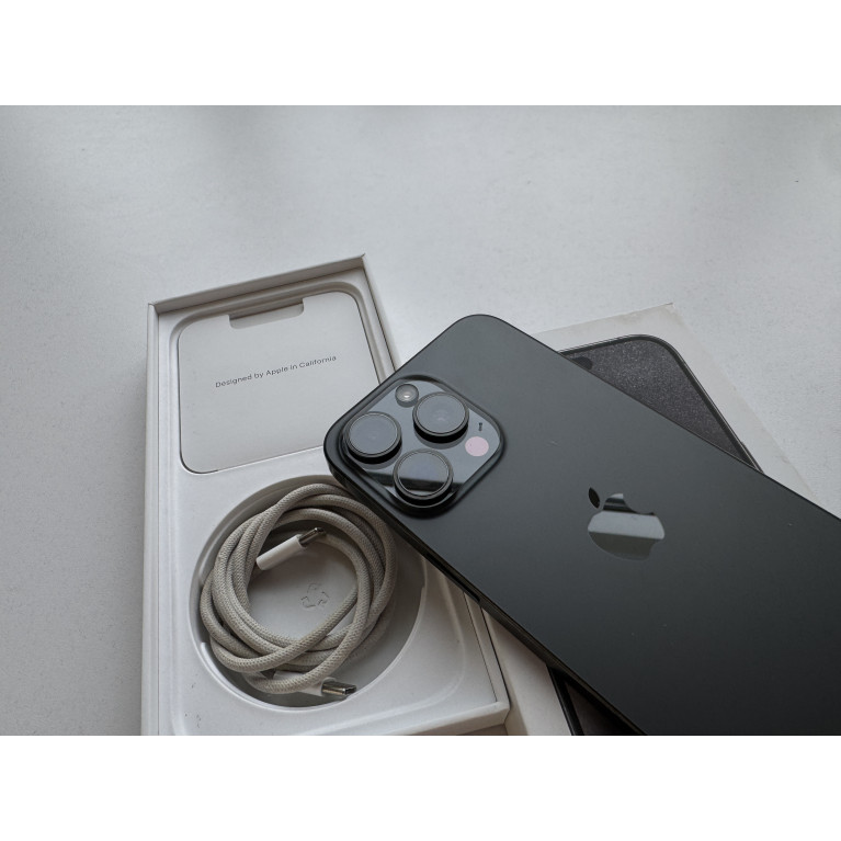 iPhone 15 Pro Max 256 Гб Черный титан Б/У