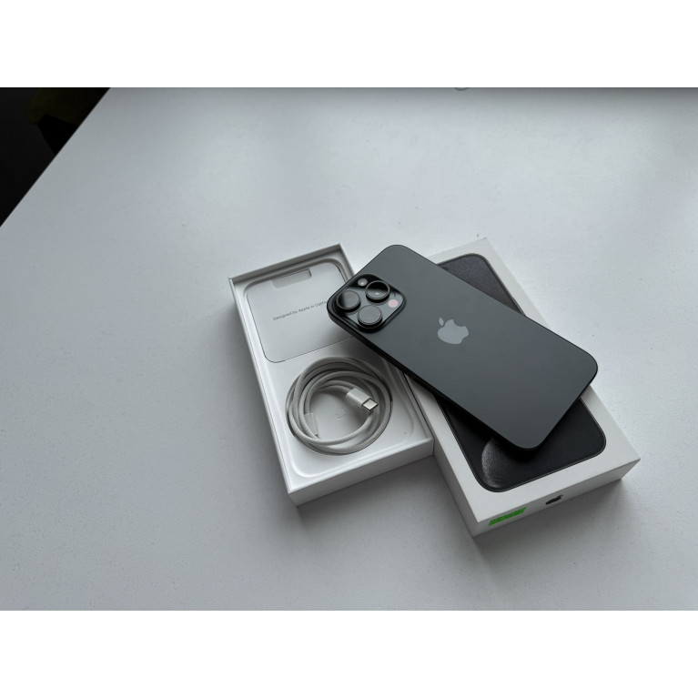 iPhone 15 Pro Max 256 Гб Черный титан Б/У