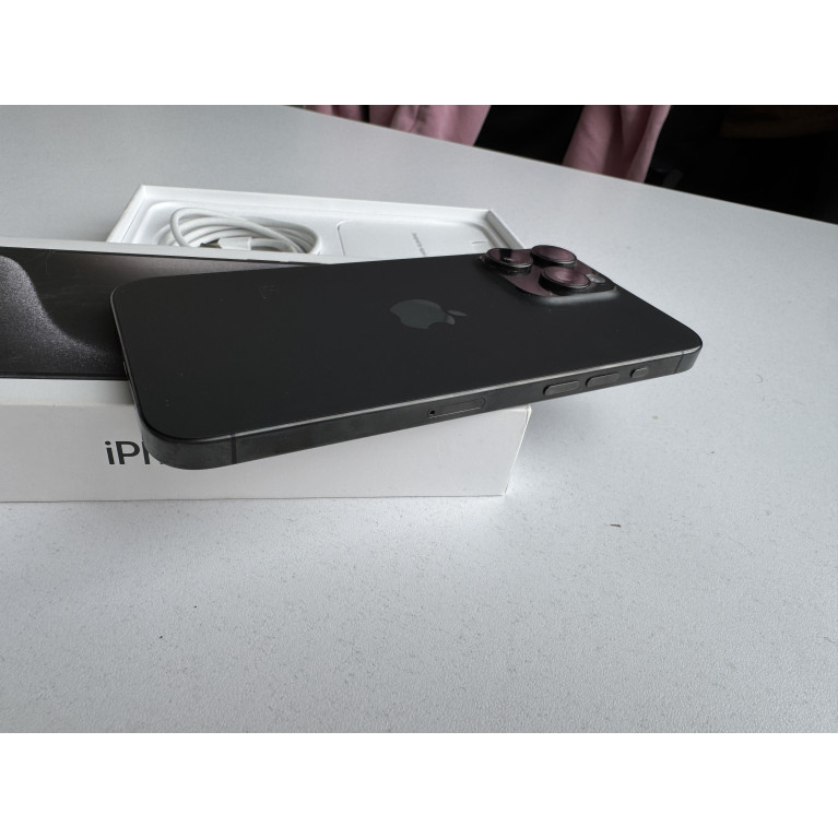 iPhone 15 Pro Max 256 Гб Черный титан Б/У