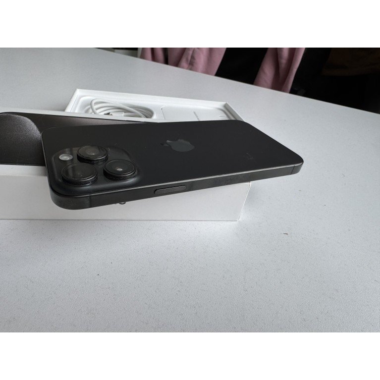 iPhone 15 Pro Max 256 Гб Черный титан Б/У