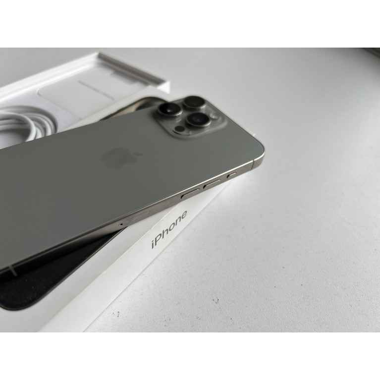 iPhone 15 Pro Max 256 Гб Натуральный титан Б/У