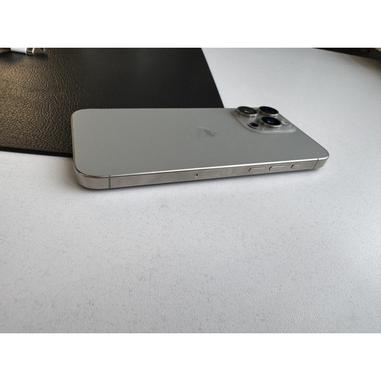 iPhone 15 Pro Max 256 Гб Натуральный титан Б/У