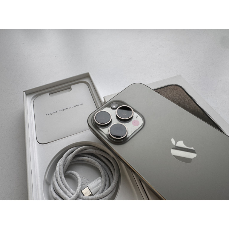 iPhone 15 Pro Max 256 Гб Натуральный титан Б/У