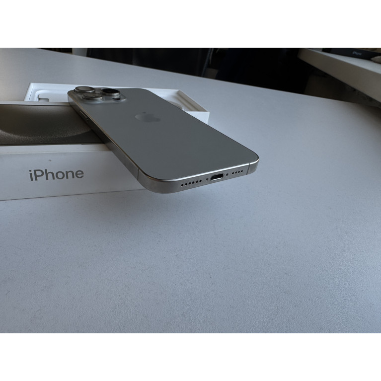 iPhone 15 Pro Max 256 Гб Натуральный титан Б/У