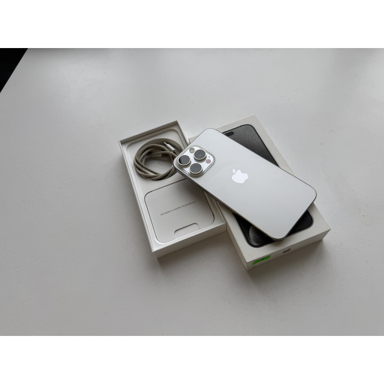 iPhone 15 Pro Max 256 Гб Белый титан Б/У